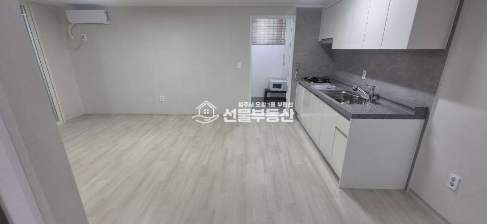 충북 청주청원구 오창읍 양청리 1동 양청초,중학교 근처 올수리된 반지하 거실,방큰 투베이 월세 매물번호 10352 사진 4