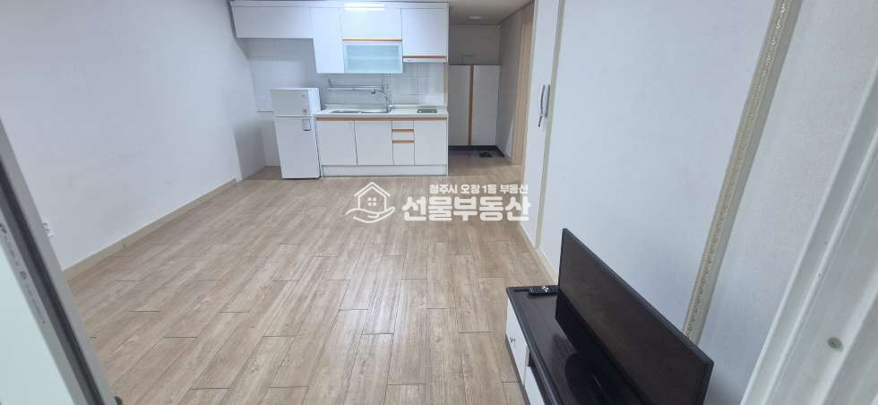 충북 청주청원구 오창읍 양청리 주건축물제1동 연구원, 연구소, 녹십자, 에코프로비엠 인근 거실 큰 투룸 월세 매물번호 10355 사진 8