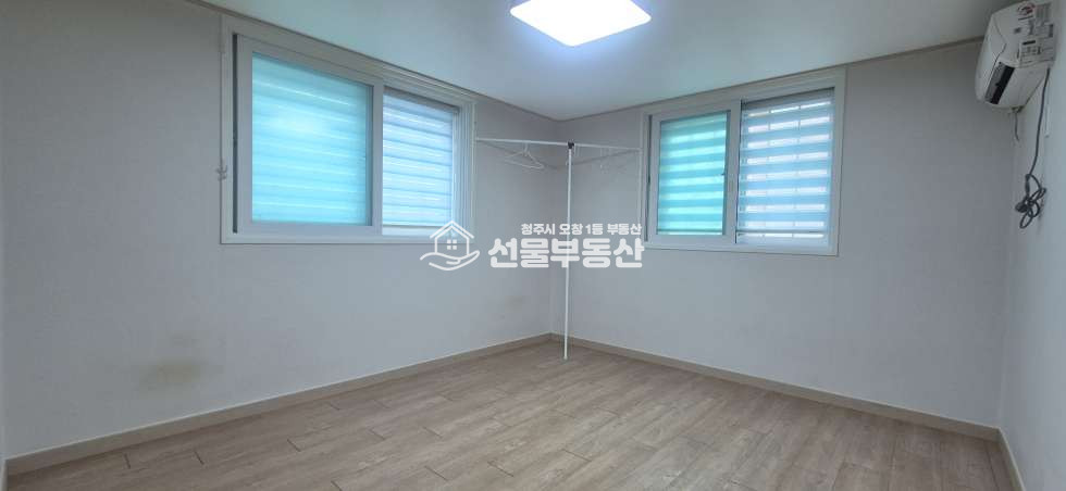 충북 청주청원구 오창읍 양청리 주건축물제1동 연구원, 연구소, 녹십자, 에코프로비엠 인근 거실 큰 투룸 월세 매물번호 10355 사진 9